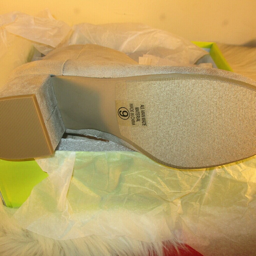 City Classified Miracle booties NIB - Picture 6 of 8